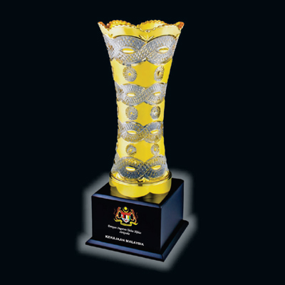 ICV 035 - Elegant Golden Crystal Vase