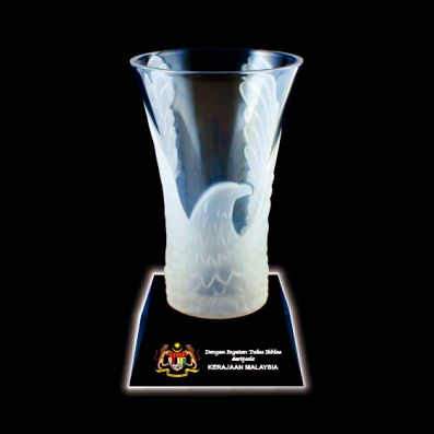 ICV 002 - Elegant Crystal Vase