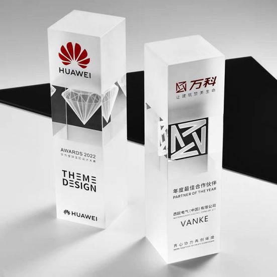 ICT 829 - Exclusive Crystal Trophy