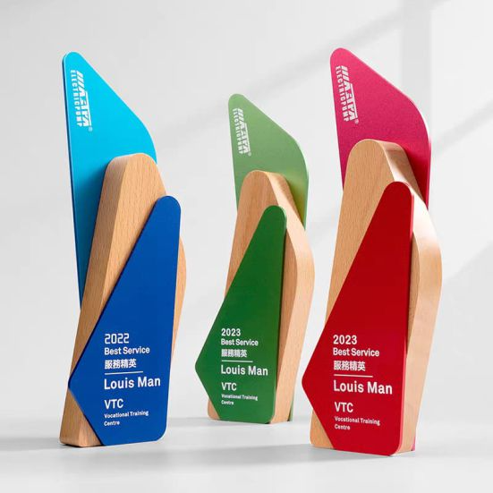 IWT 096 - Exclusive Wooden Metal Award