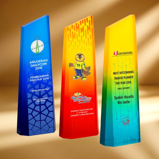 ICH 002 - Lumina Collection Crystal Trophy