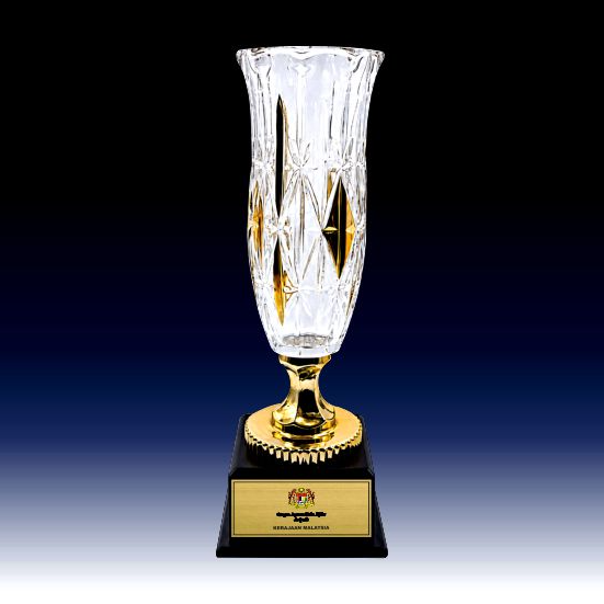 ICV 749 - Elegant Golden Crystal Vase
