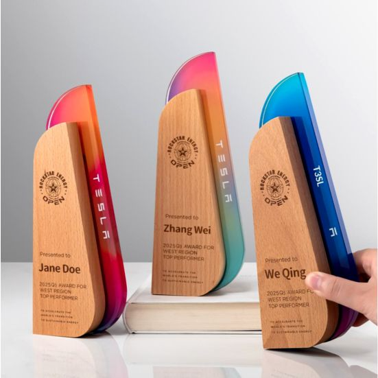 IWT 140 - Exclusive Wooden Award
