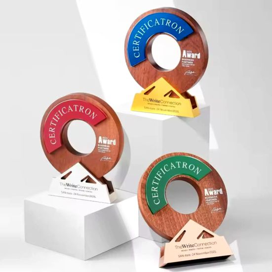 IWT 142 - Exclusive Wooden Award
